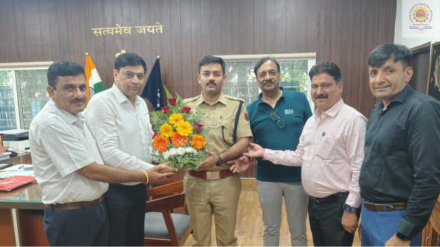 29 Jul 2025 – BIIA delegation warmly welcomed Hon’ble SP Shri Prashant Kiran Ji (IPS) on assuming office, presenting him with a bouquet and extending best wishes.
