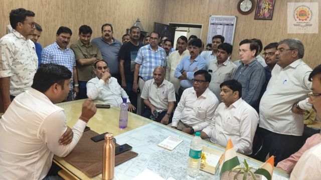 02 May 2025 – BIIA protested at JVVNL XEN Office after GSS fire; swift action ensured quick electricity restoration through Khushkhera Feeder, preventing long outage.