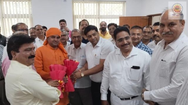 27 May 2022 – Union Minister Shri Gen. V.K. Singh Ji will lay the foundation stone for the Bhiwadi–NH-48 road on May 31 at 5 PM. Preparations are in full swing with BIIA’s active support.